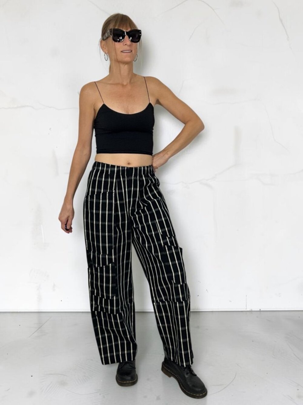 Urban Outfitters BDG Charlie Gingham Low Rise Wide Leg Pant XS Black Plaid NEW
